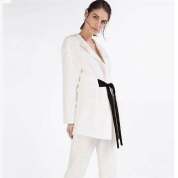 Zara Jackets & Blazers - NWT- Zara Basics White and Black Jacket